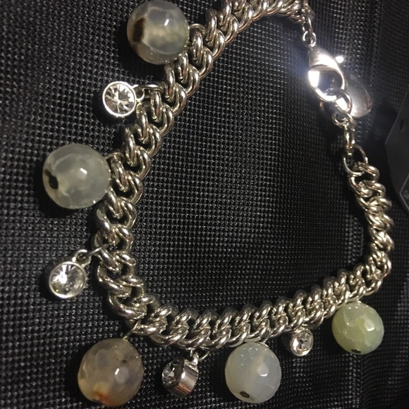 Woman’s charm bracelet - Picture 2 of 5